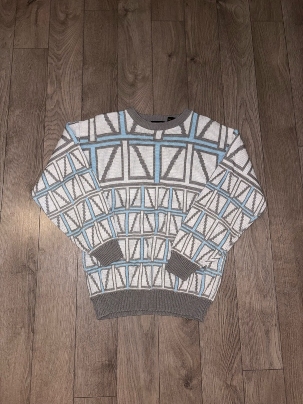 90’s Vintage Men's Geometric Crewneck Sweater - Gray, White & Light Blue
